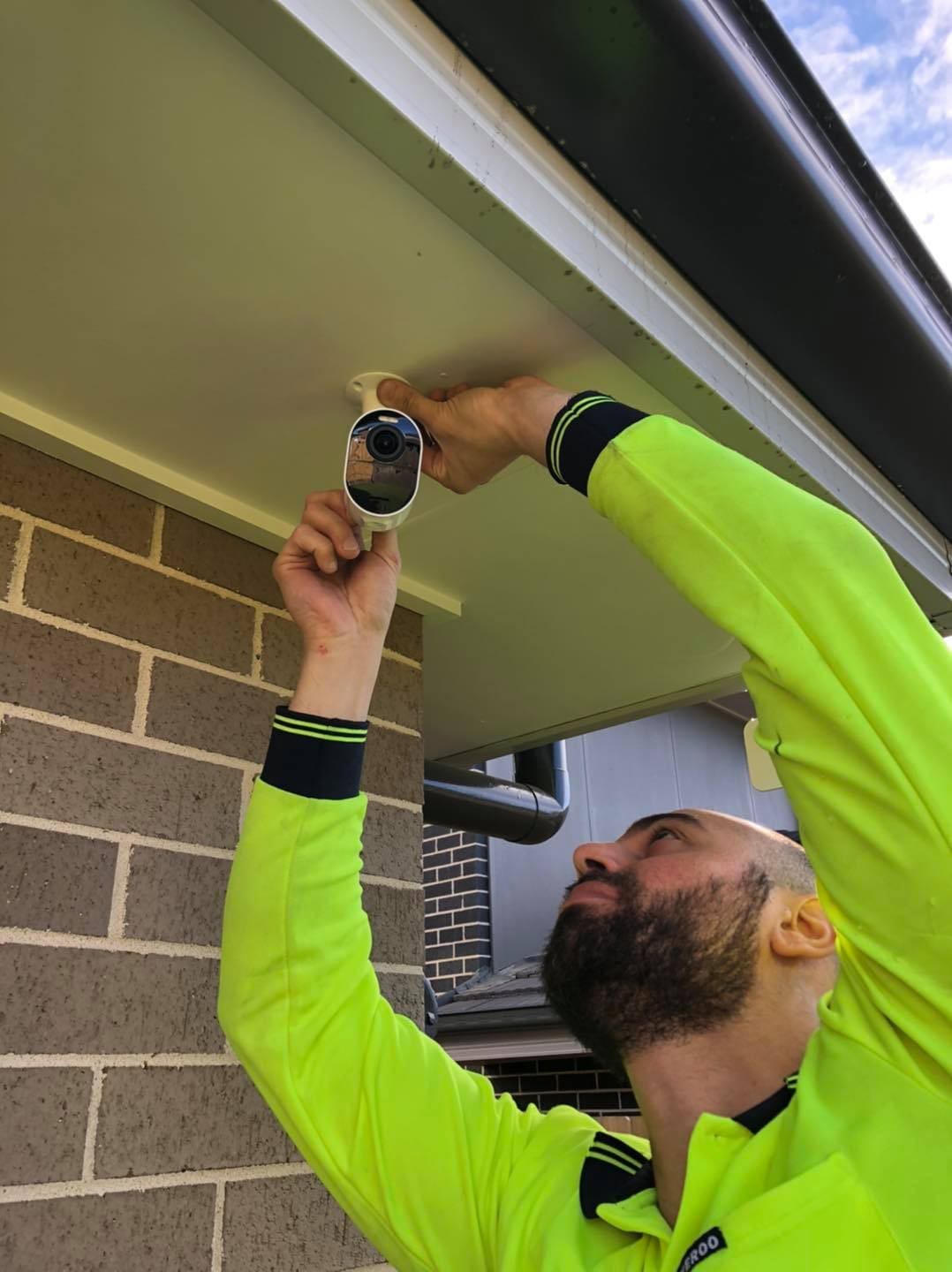 Smart Security: Integrating CCTV and Intercom Systems for Total Home Protection