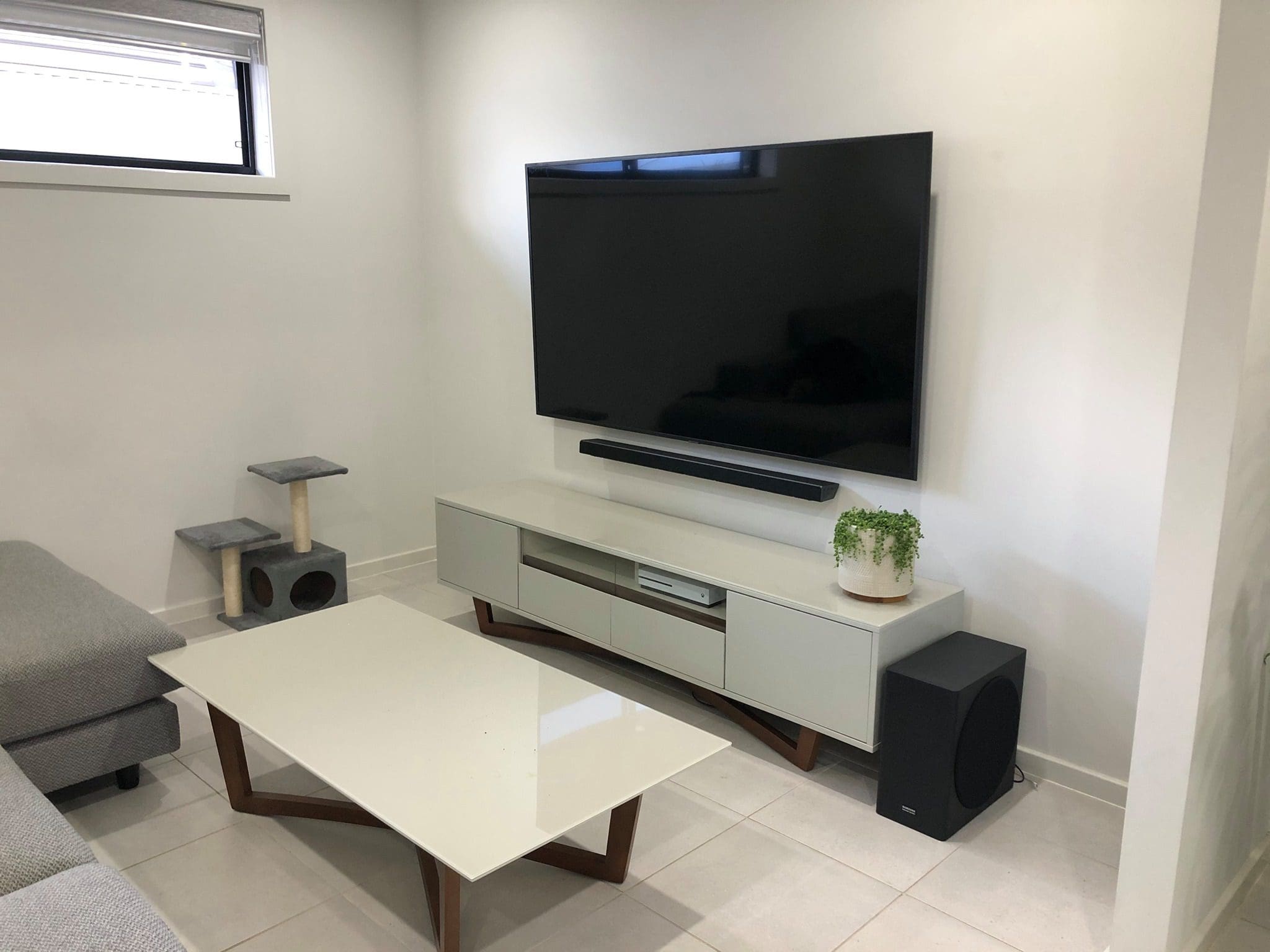 How TV Wall Mounting Enhances Your Home Theatre System